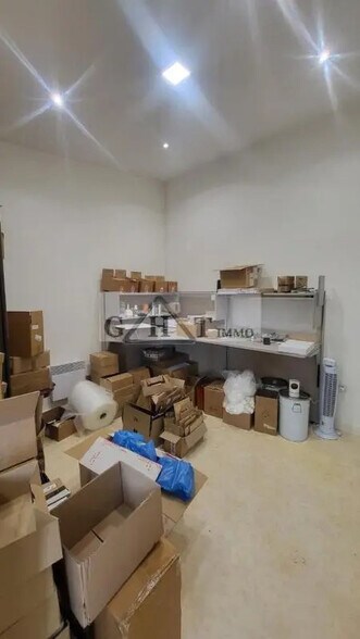 Industrial in Maisons-Alfort to rent - Interior Photo - Image 2 of 6