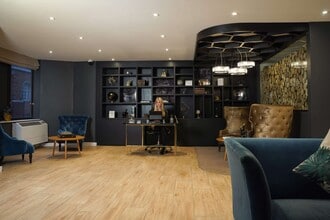 5 Jewry St, London to rent Interior Photo- Image 1 of 6