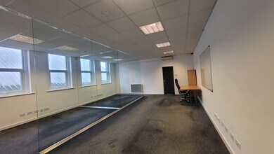 2-12 New Cleveland St, Hull to rent Interior Photo- Image 2 of 3