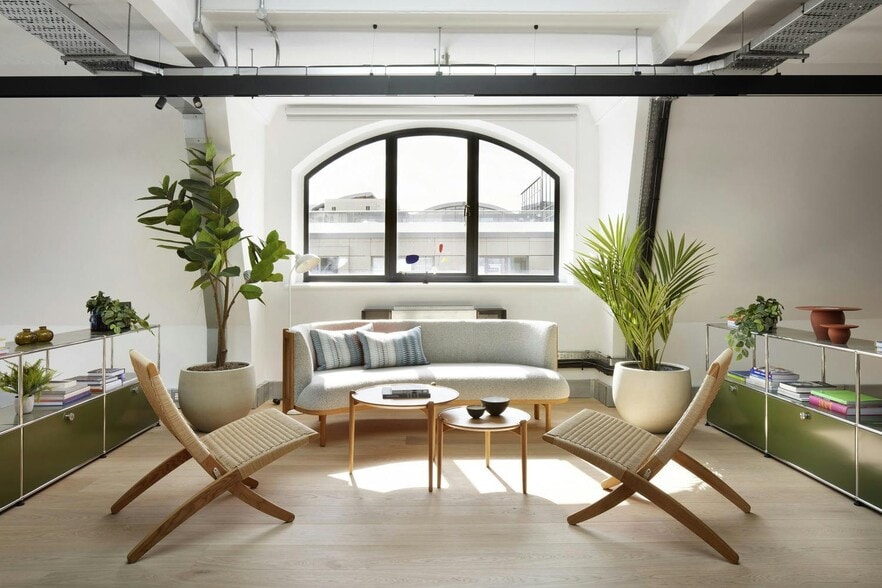 80 Goswell Rd, London to rent - Building Photo - Image 3 of 8