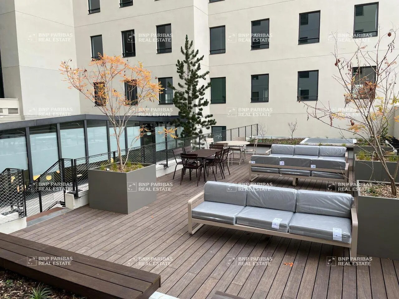 Office in Lyon to rent Building Photo- Image 1 of 15