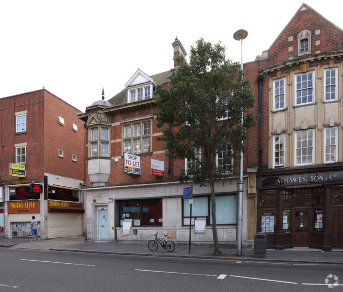 199-201 High St, London for rent - Building Photo - Image 2 of 6