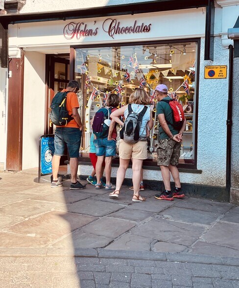 18 Ash St, Windermere for sale - Building Photo - Image 3 of 10