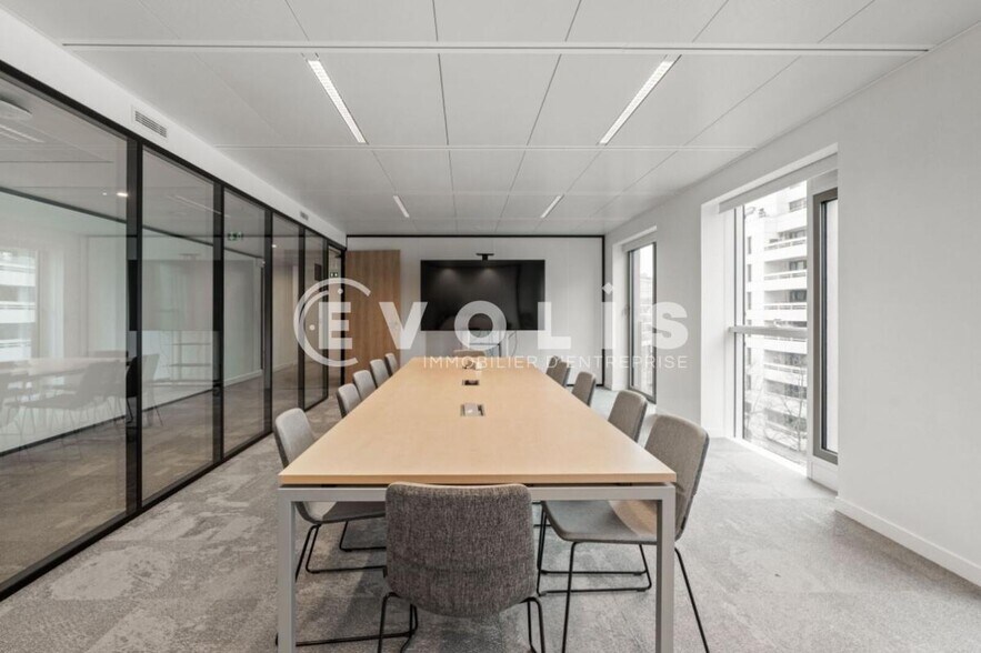 12 Avenue André Malraux, Levallois-Perret to rent - Building Photo - Image 2 of 4