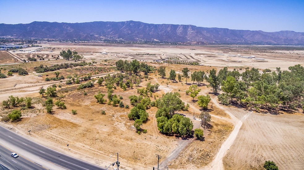 Mission Trail At Olive St, Lake Elsinore, CA for sale - Primary Photo - Image 1 of 1