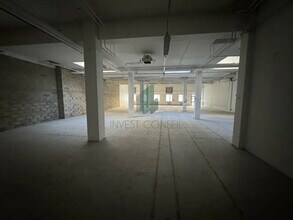 Light Industrial in Villepinte to rent Interior Photo- Image 2 of 3