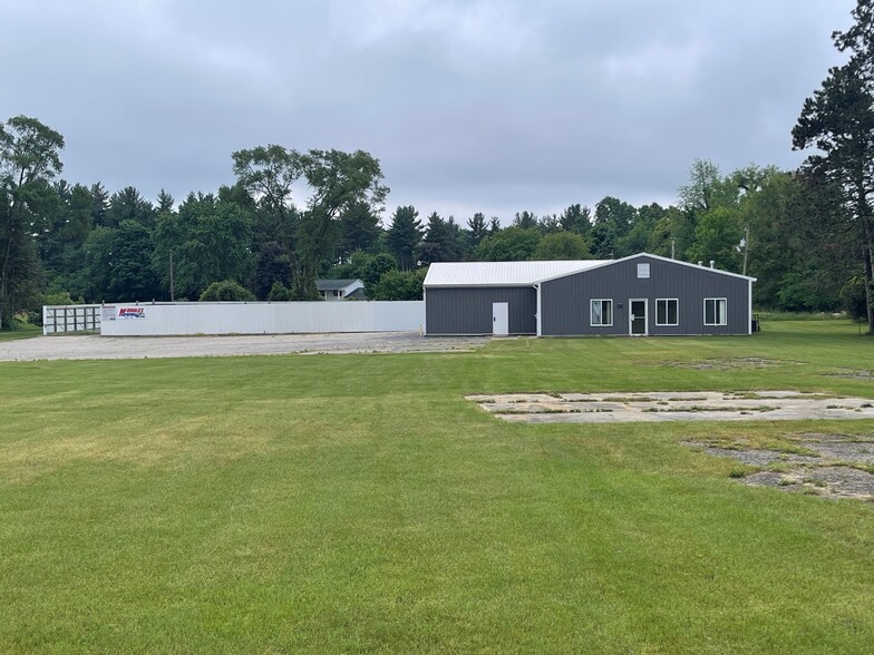 39607 W Red Arrow Hwy, Paw Paw, MI for sale - Building Photo - Image 1 of 17