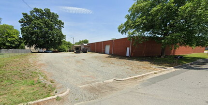 203 Adams St, Burlington, NC for rent Building Photo- Image 1 of 10