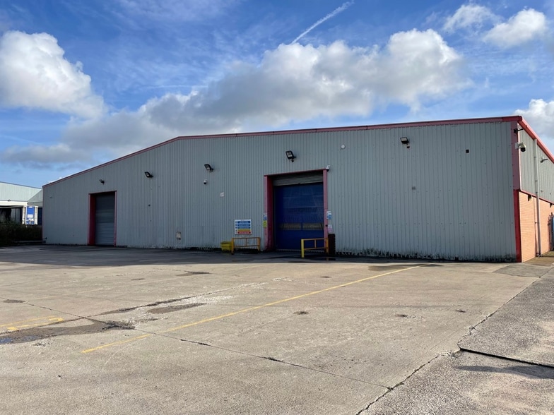 Davyfield Rd, Blackburn to rent - Building Photo - Image 2 of 2