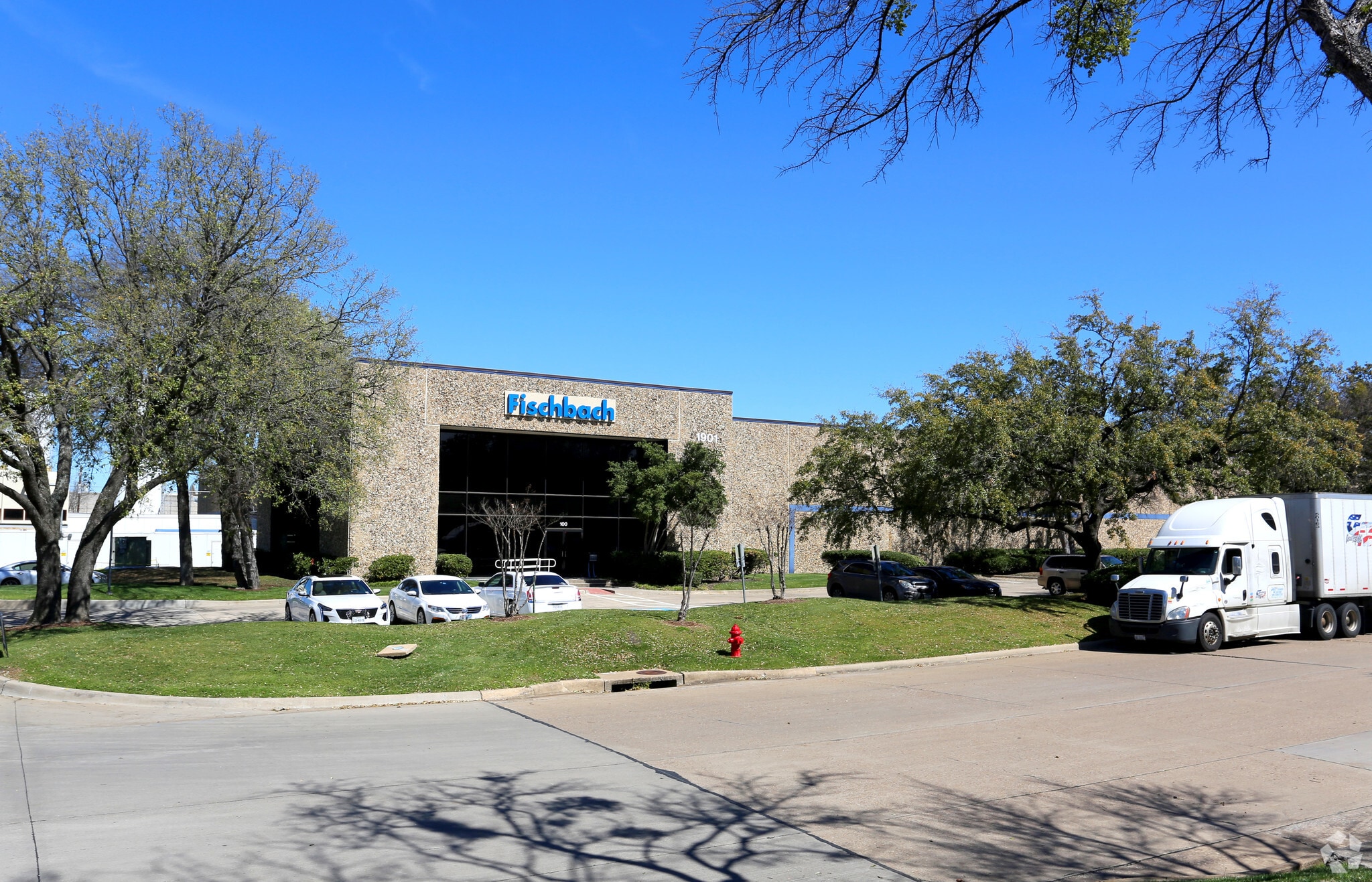 1901 Hutton Ct, Farmers Branch, TX for sale Primary Photo- Image 1 of 1