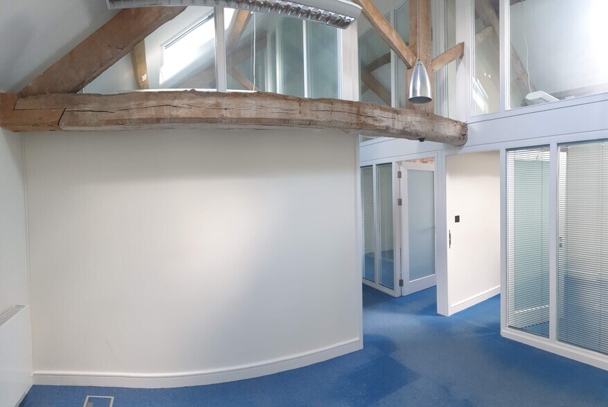 Home Farm Dr, Upton to rent - Building Photo - Image 3 of 4