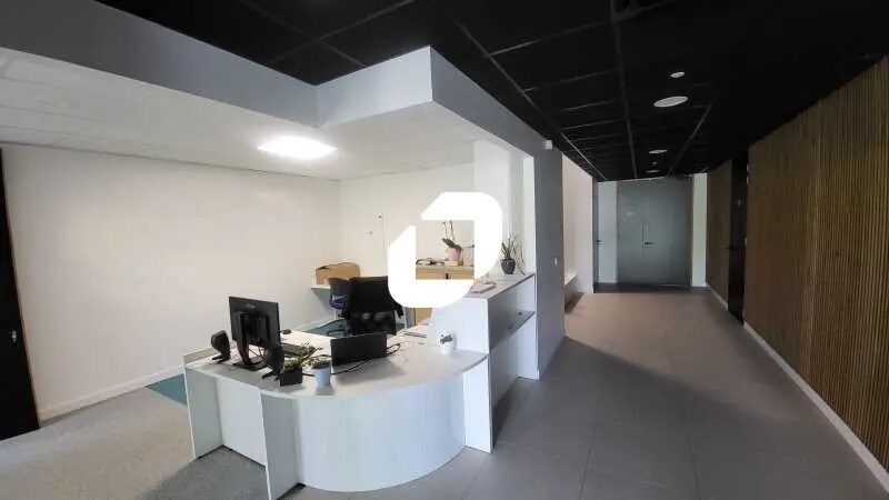 Office in Pessac to rent Building Photo- Image 1 of 16