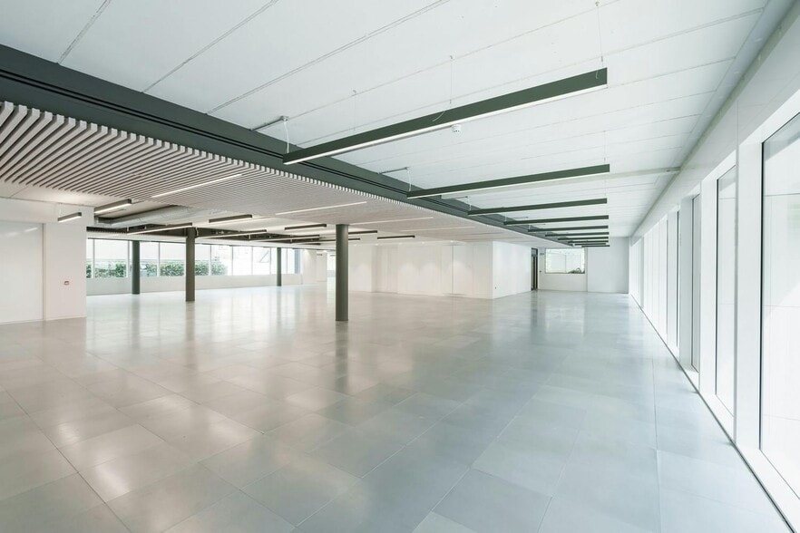 5-13 Spital Sq, London to rent - Building Photo - Image 2 of 32