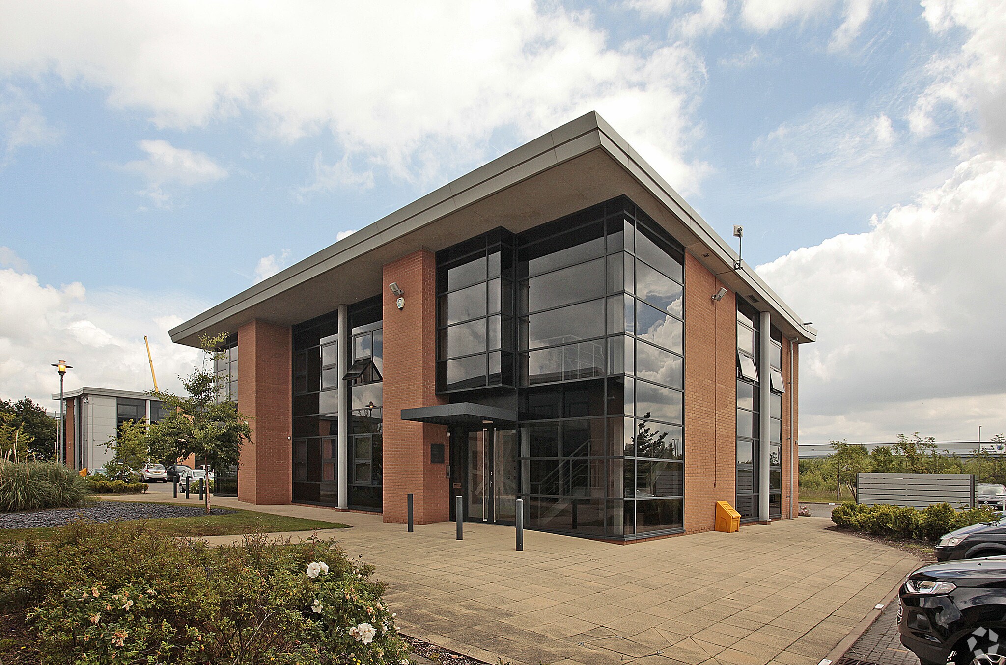 De Havilland Dr, Liverpool for sale Primary Photo- Image 1 of 1