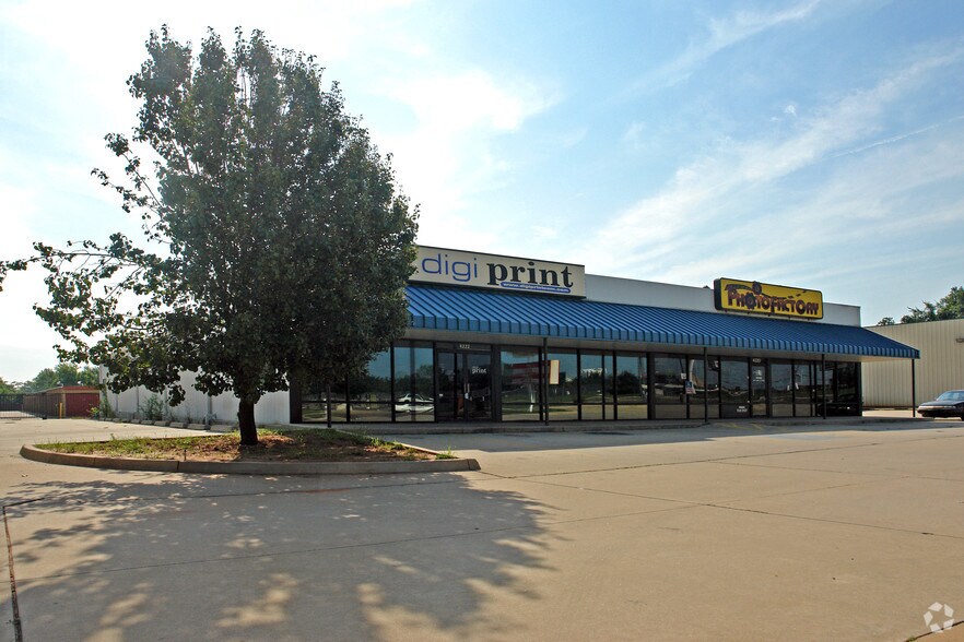 4220-4222 N May Ave, Oklahoma City, OK for rent - Building Photo - Image 3 of 9