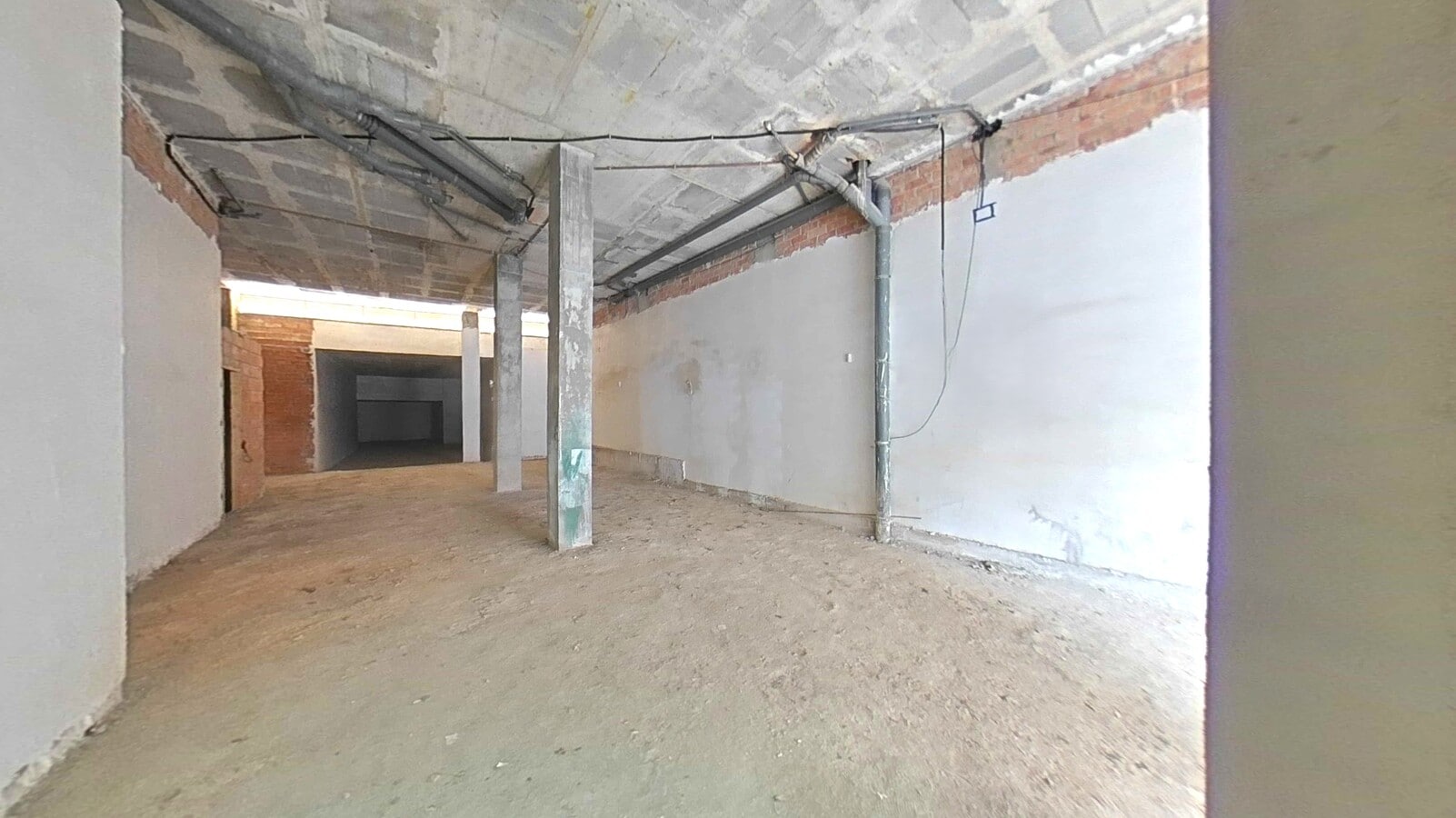 Reus, TAR 43205 - Unit Puerta 05 -  - Interior Photo - Image 2 of 11