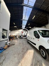 Light Industrial in Persan to rent Interior Photo- Image 2 of 28