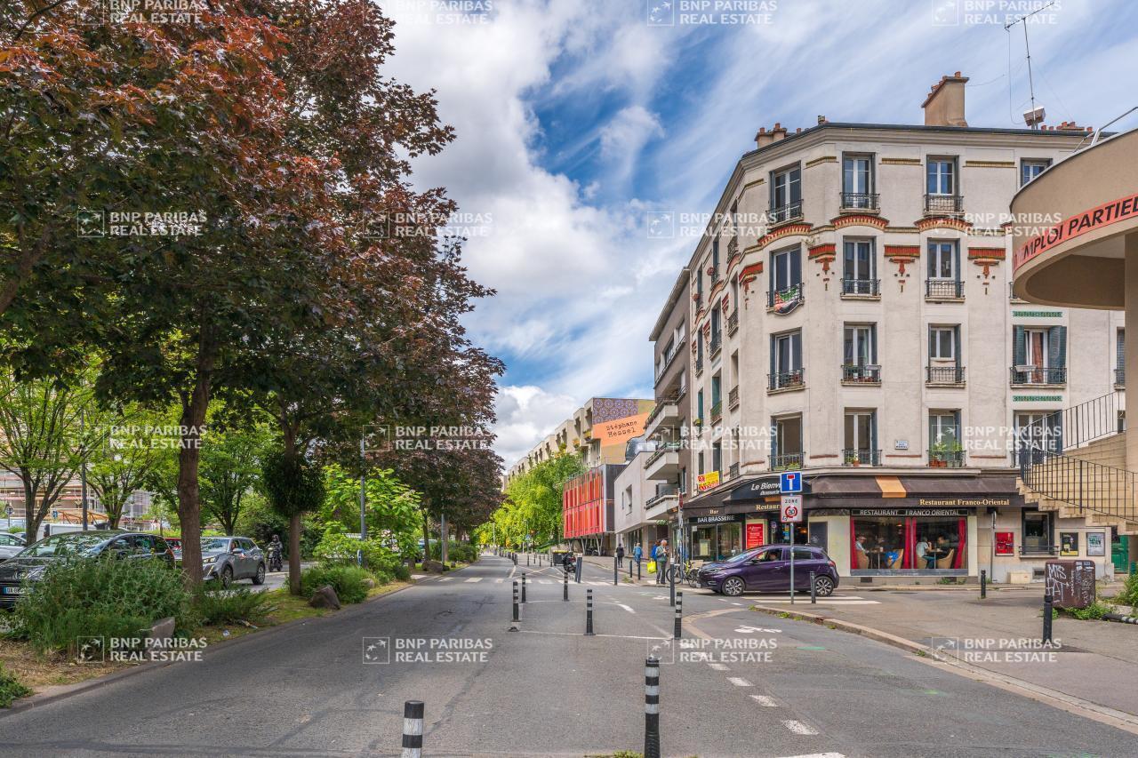 Office in Montreuil for sale Building Photo- Image 1 of 19