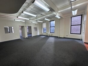 15 W 36th St, New York, NY to rent Interior Photo- Image 2 of 3