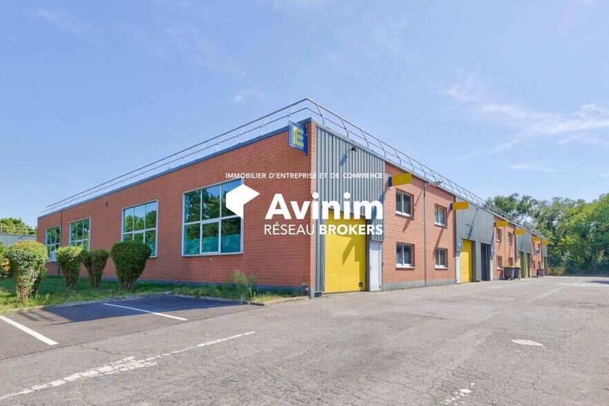 Industrial in Saint Ouen L Aumone to rent - Building Photo - Image 2 of 2