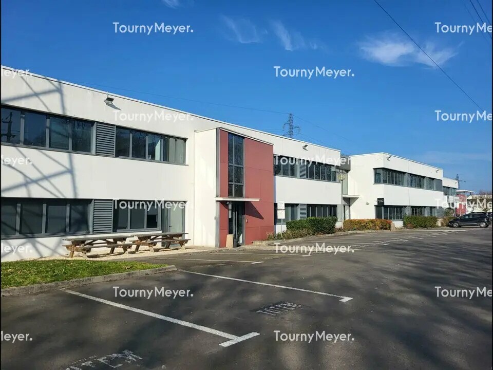 Office in Cesson-Sévigné for sale Primary Photo- Image 1 of 11
