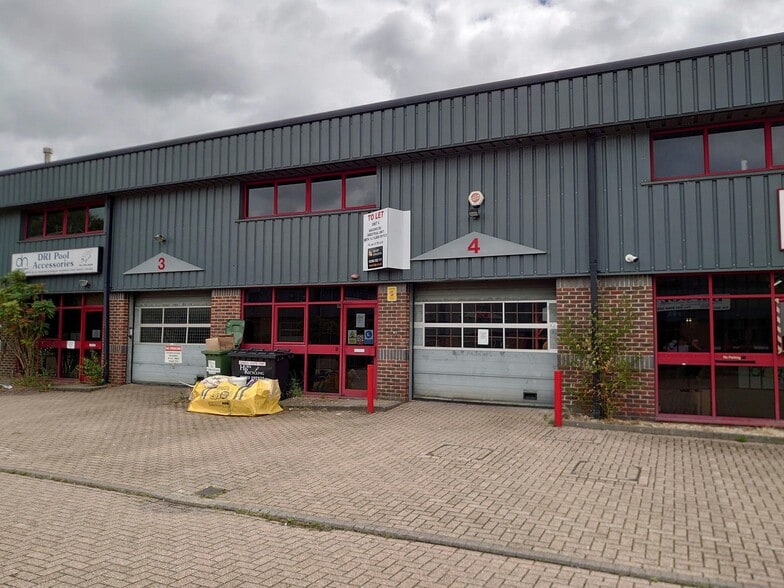 5 Brunel Rd, Totton to rent - Building Photo - Image 1 of 5