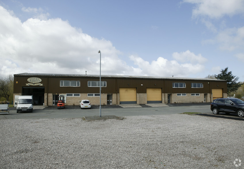 Conway Rd, Llandudno Junction for rent - Building Photo - Image 2 of 4