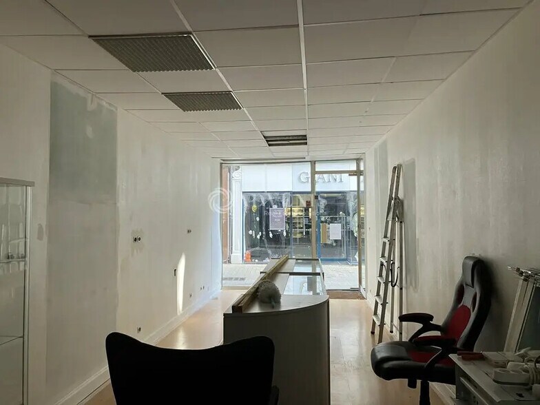 Retail in Bourges for sale - Interior Photo - Image 3 of 3