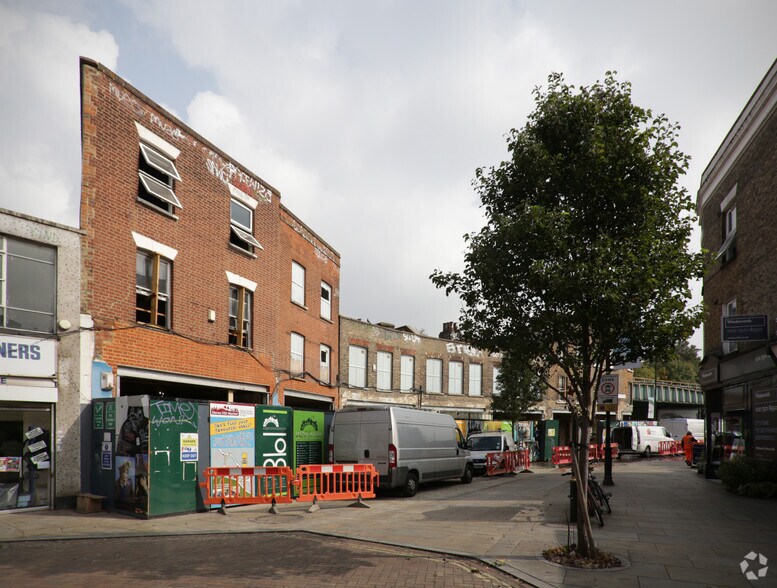 315 Railton Rd, London, SE24 0JN UK