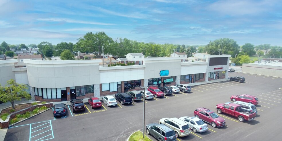 14605-14709 Northline Rd, Southgate, MI for rent - Building Photo - Image 1 of 7