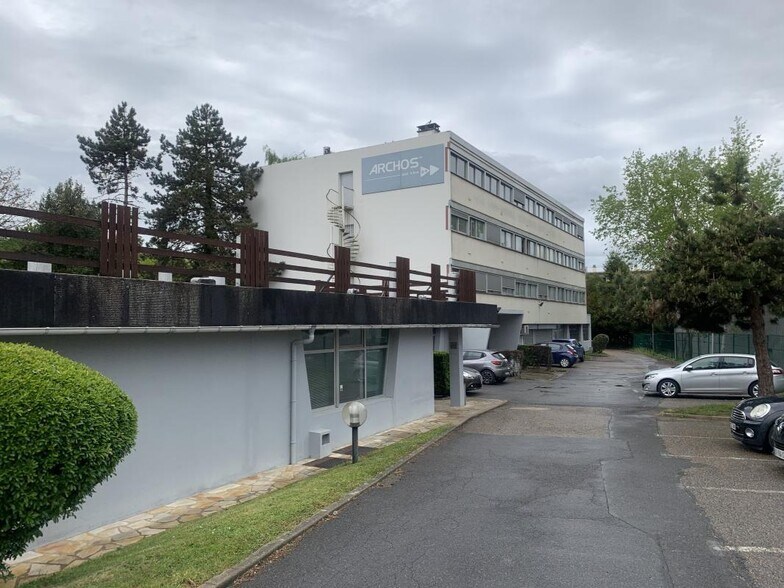12 Rue Ampère, Igny to rent - Building Photo - Image 1 of 8