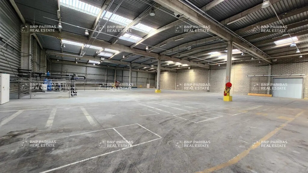 Location Entrepôt logistique 4 990 m² - Photo 1