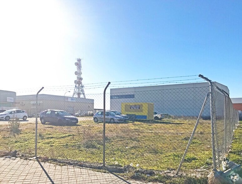 Calle del Trigo, 20, Leganés, Madrid to rent - Primary Photo - Image 1 of 2