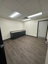 6065 Polaris Ave, Las Vegas, NV to rent Building Photo- Image 2 of 8