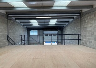 Glenmore Business Park, Chichester to rent Interior Photo- Image 2 of 4