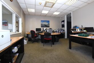 51 Lisburn Rd, Ballynahinch to rent Interior Photo- Image 2 of 3