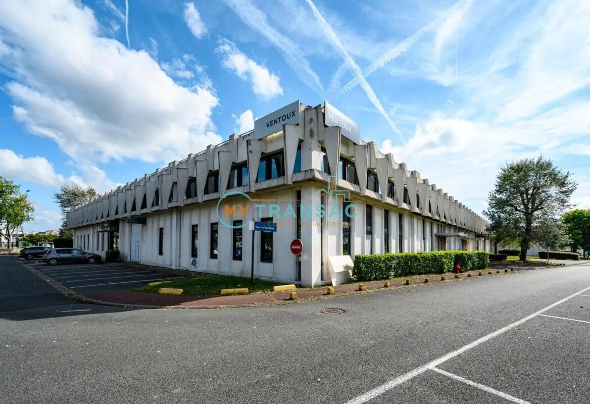 Light Industrial in Évry-Courcouronnes to rent Building Photo- Image 1 of 6