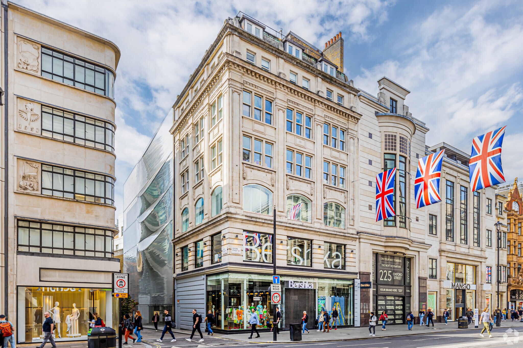 10 Hills Pl, London for sale Primary Photo- Image 1 of 1