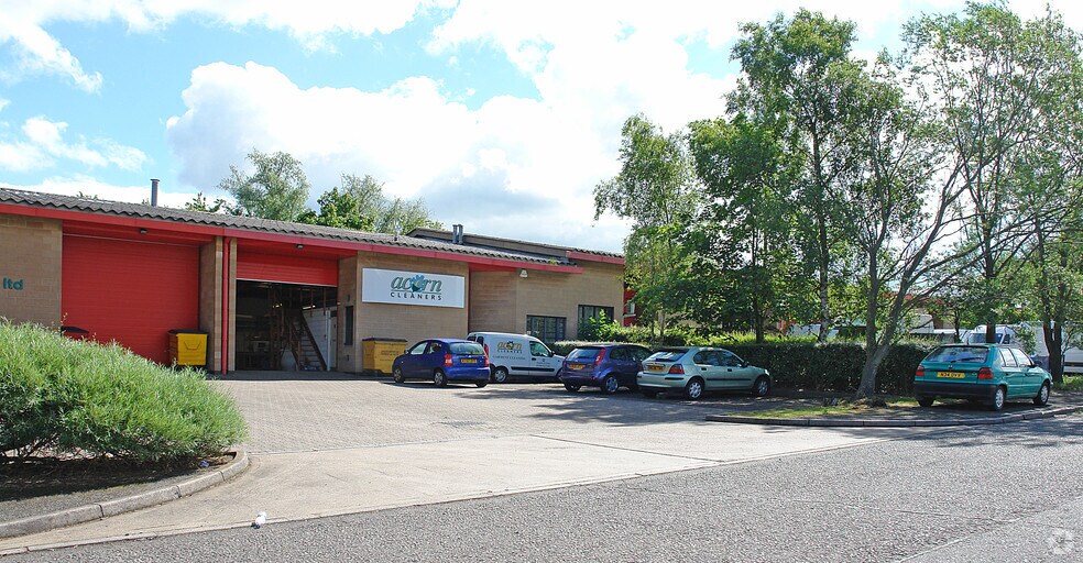 24-29 Low Farm Pl, Northampton to rent - Building Photo - Image 1 of 8