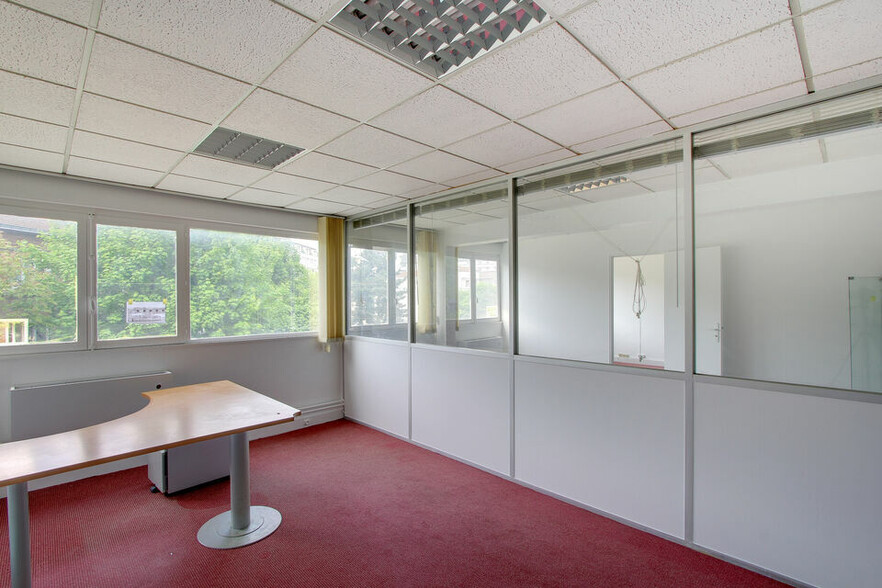 11 Rue Carnot, Le Kremlin-Bicêtre to rent - Interior Photo - Image 2 of 5