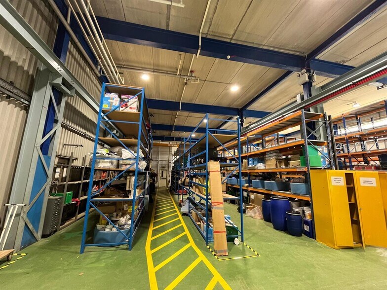 Parc Crescent, Bridgend for sale - Interior Photo - Image 3 of 4