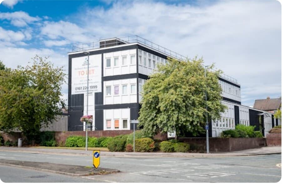 Meadow St, Northwich to rent - Primary Photo - Image 1 of 5