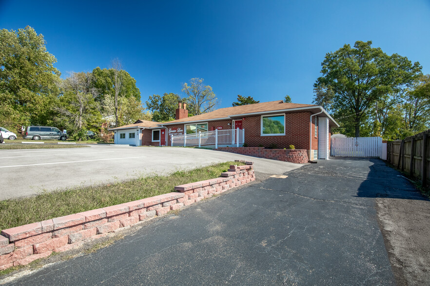 1804 Morven Ave, Overland, MO for sale - Primary Photo - Image 1 of 1