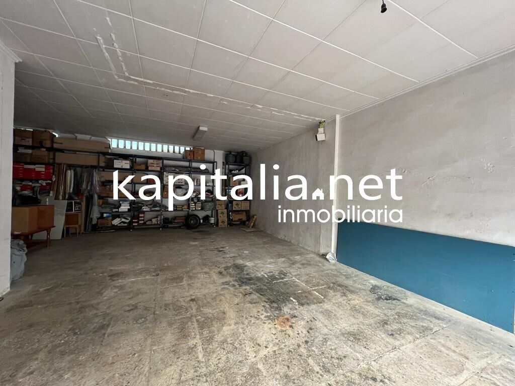 Retail in Agullent, Valencia to rent Building Photo- Image 1 of 5