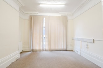 2 Abbey Walk, Grimsby to rent Interior Photo- Image 2 of 10
