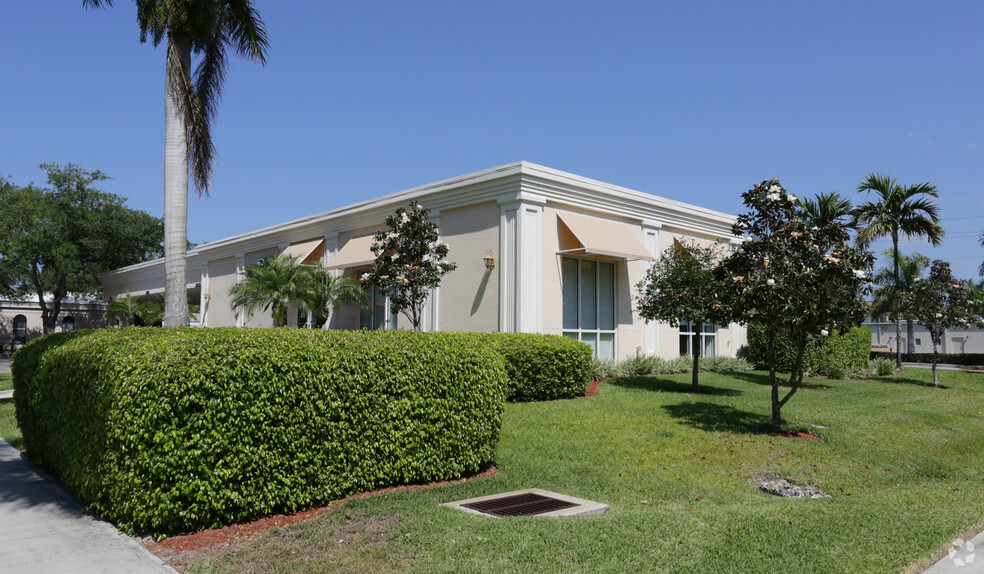 385 14th Ave S, Naples, FL for rent - Building Photo - Image 3 of 4