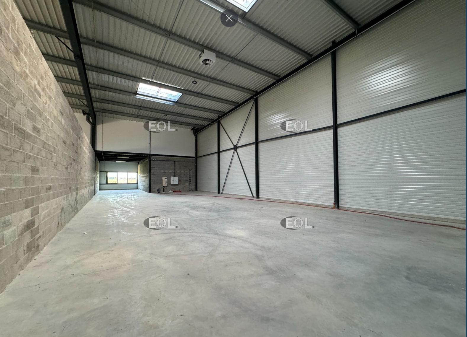 Light Industrial in Villebon-sur-Yvette to rent Interior Photo- Image 1 of 5