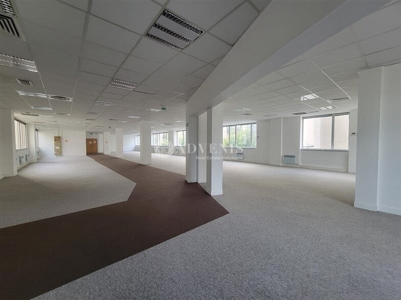 80 Boulevard Victor Hugo, Saint-Ouen-sur-Seine to rent - Interior Photo - Image 2 of 6