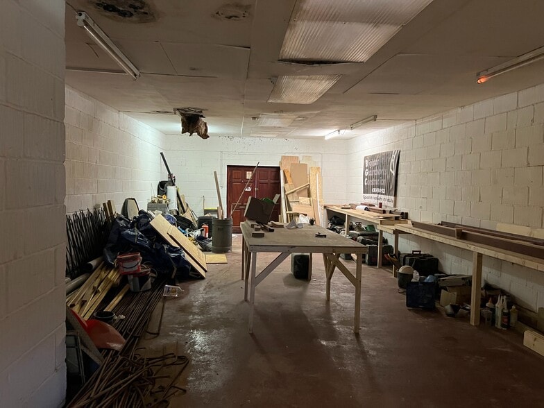 Unit 7 Henfield Rd, Hurstpierpoint to rent - Interior Photo - Image 3 of 4