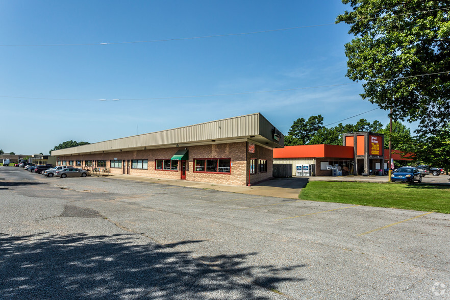 7715-7727 US Highway 70, Memphis, TN for sale - Building Photo - Image 1 of 1